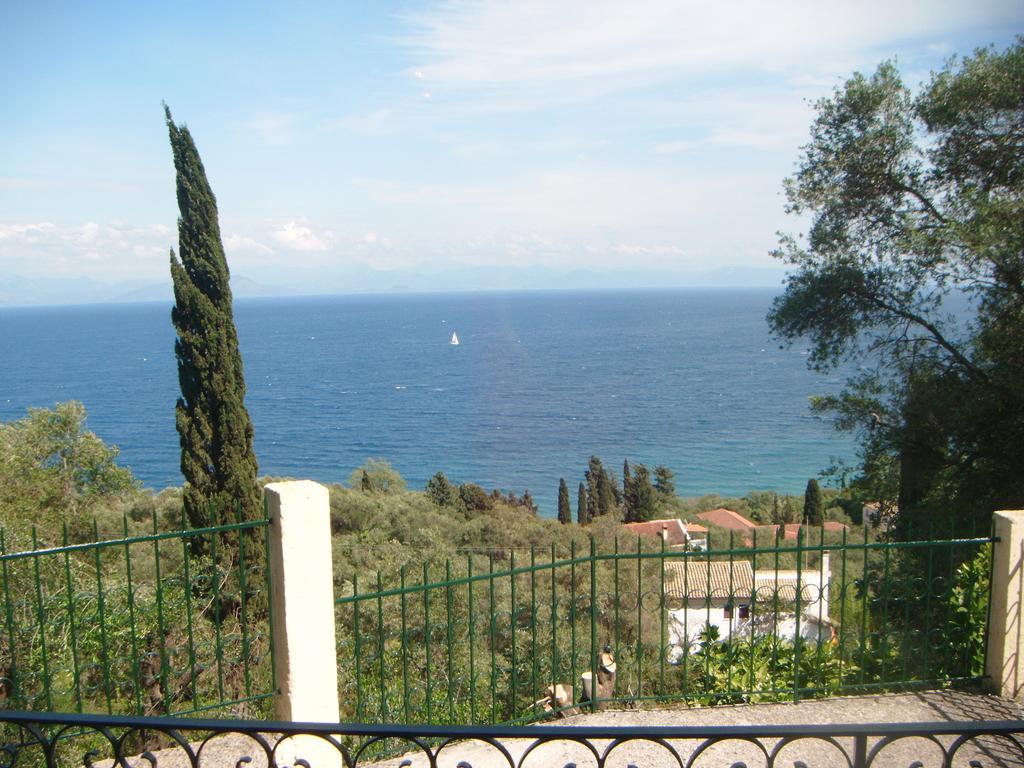 Villa Emily Achílleion Стая снимка